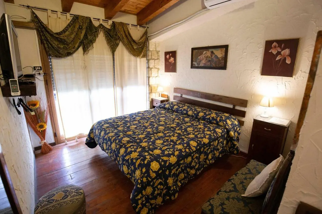 Bed and Breakfast La Casa In Pietra Santa Caterina Villarmosa 3*,